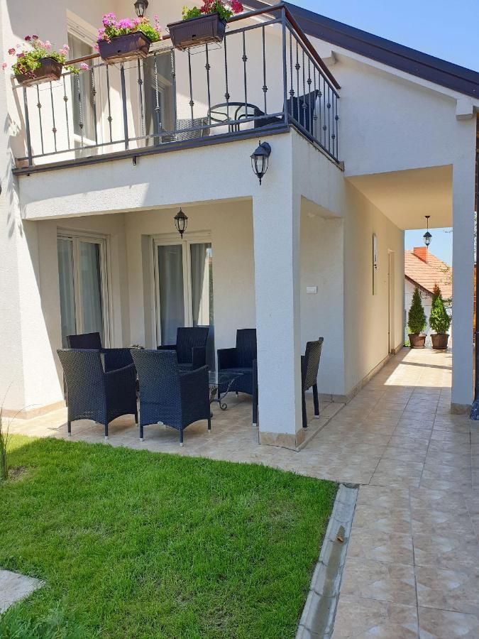 Kuca Ema Villa *
